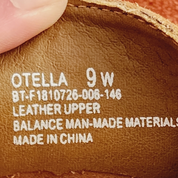 BareTraps Otella  Chestnut Floral Embroidered Suede Moccasin Size 9W - Picture 8 of 8